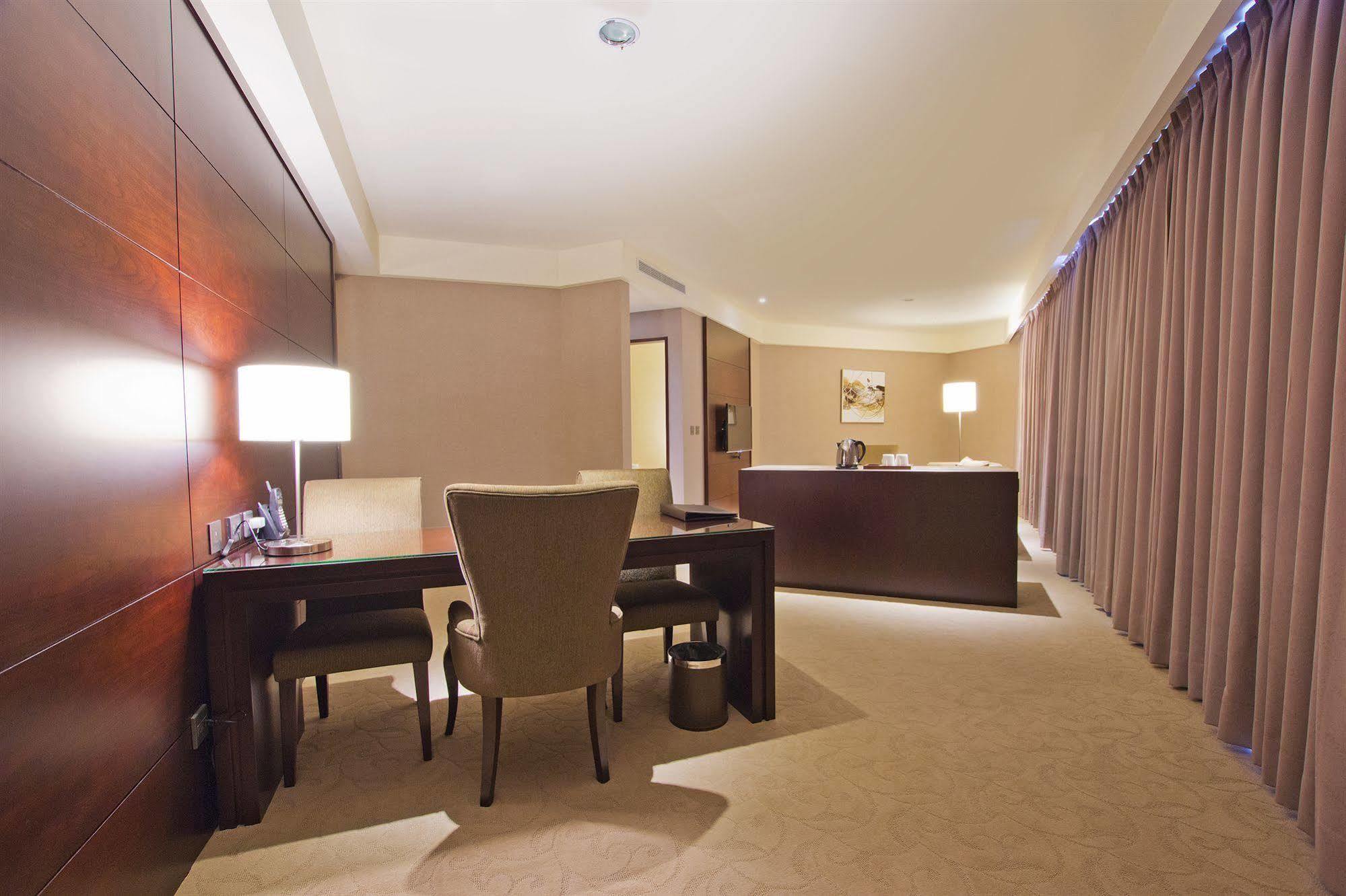 Lailai Hotel Tajcshung Kültér fotó