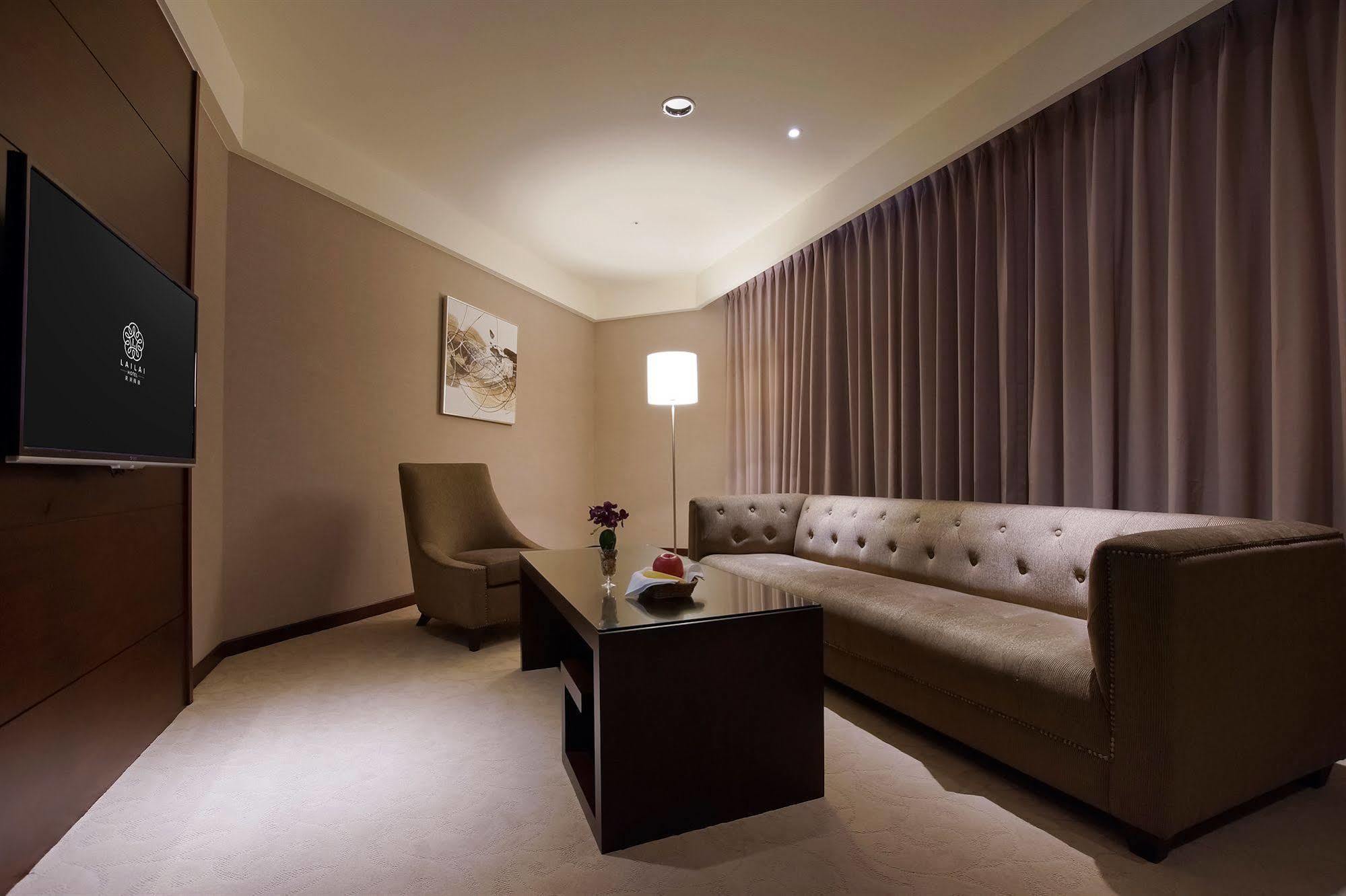 Lailai Hotel Tajcshung Kültér fotó