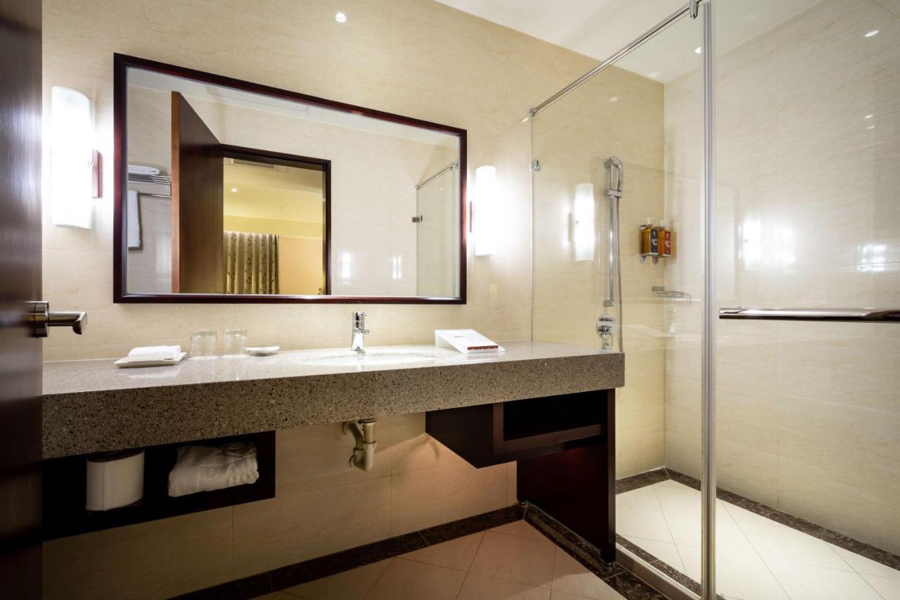 Lailai Hotel Tajcshung Kültér fotó