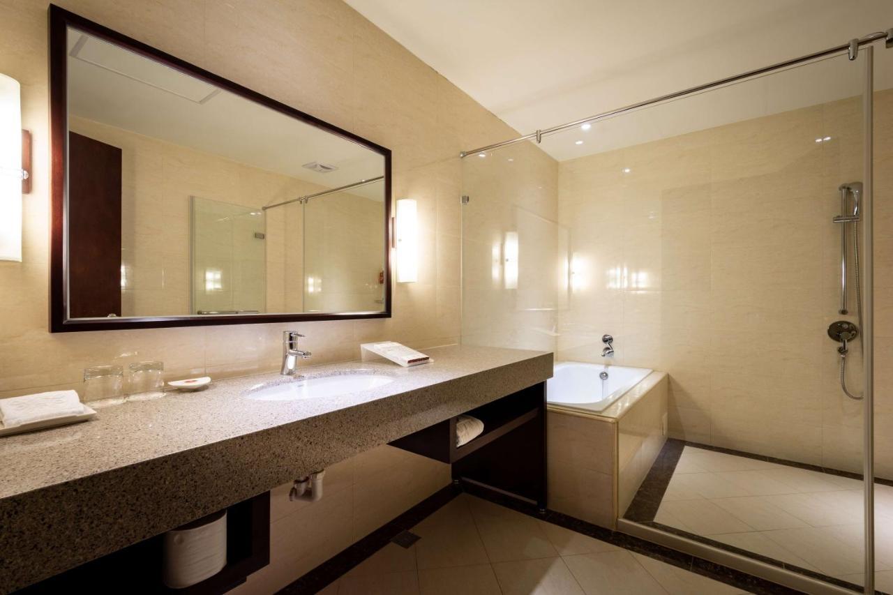 Lailai Hotel Tajcshung Kültér fotó